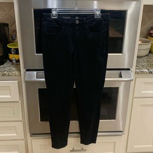 So size 11 soft stretchy skinny cut black jeans. See photos for details and